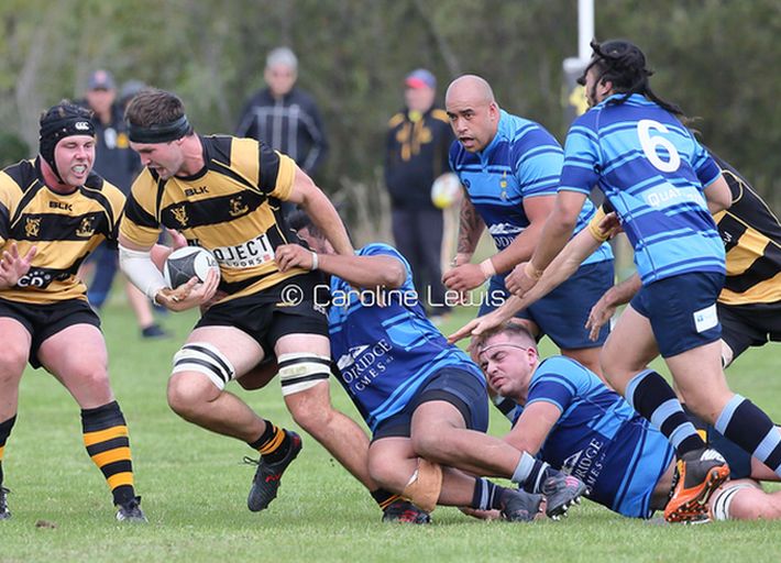 Slashing wins and slender outcomes mark Gala Day opening round Slashing wins and slender outcomes mark Gala Day opening round